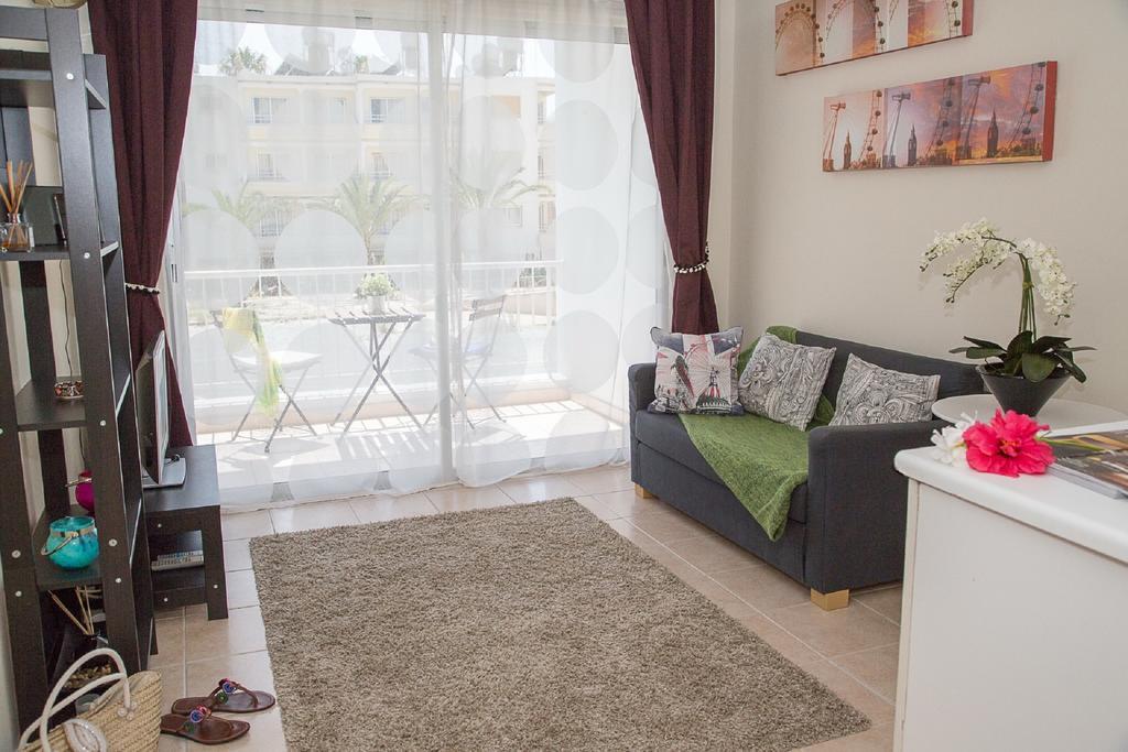 Paphos Love Nest Apartment Værelse billede