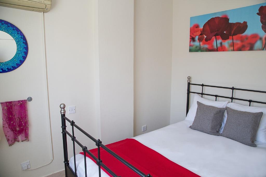 Paphos Love Nest Apartment Værelse billede